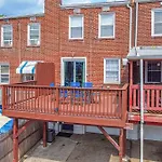 The Gallery, An Allentown Retreat With Views!
